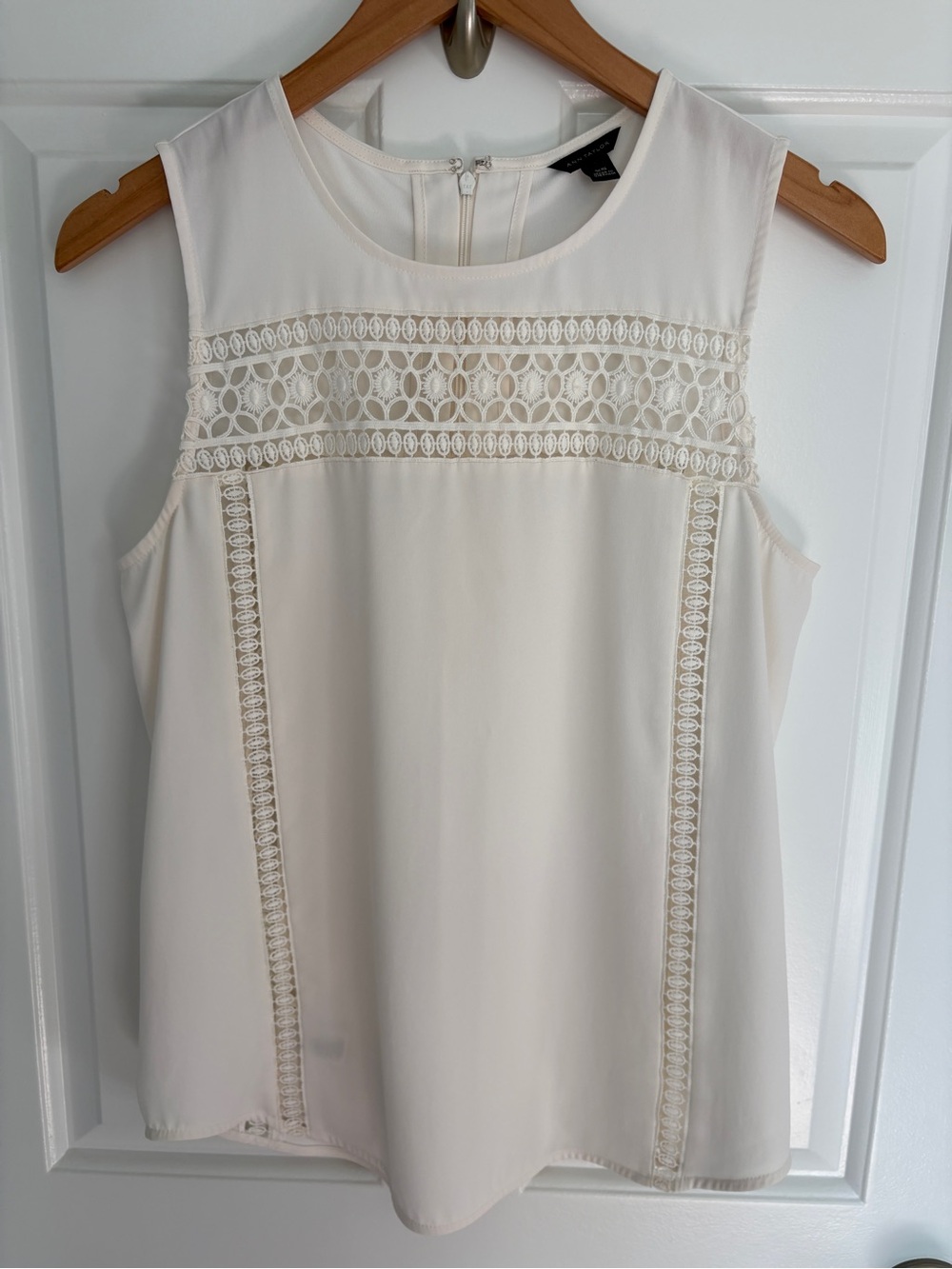 Ann Taylor XS Cream Lace-Trim Sleeveless Shell Top